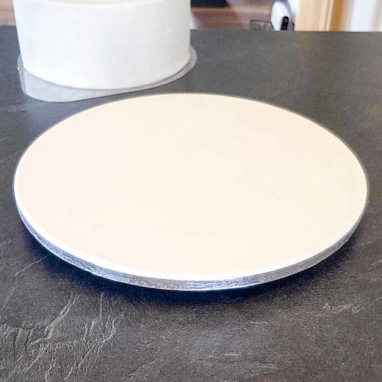 cakeboard mit fondant überziehen für motivtorten und hochzeitstorten