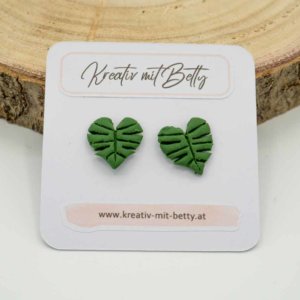 Monstera Blatt Ohrstecker aus Polymer Clay, realistischer Blumenschmuck
