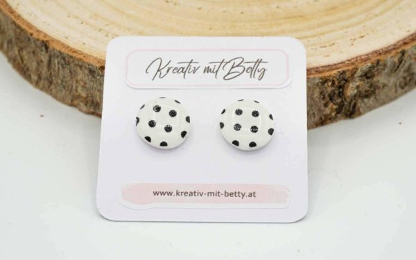 ohrringe polymer clay fimo epoxidharz resin weiß mit schwarzen punkten
