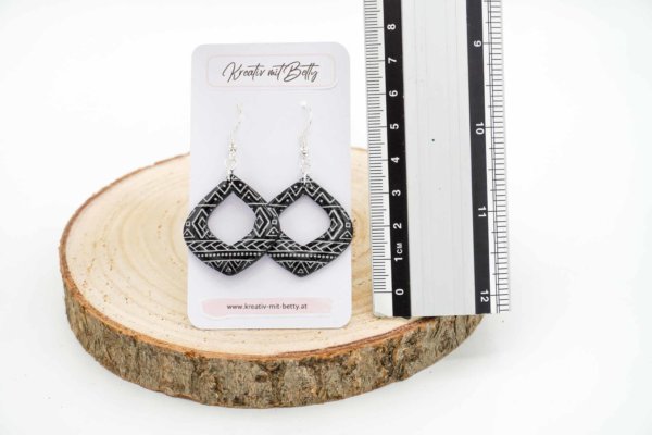 ohrringe fimo polymer clay resin siebdruck schwarz weiß muster