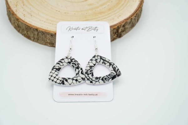 ohrringe fimo polymer clay resin siebdruck rundes dreieck schwarz weiß spitze