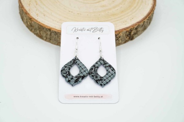 ohrringe polymer clay fimo grau schwarze spitze mit resin epoxidharz
