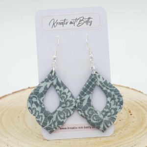 ohrringe polymer clay fimo epoxidharz resin grau mit weißer spitze
