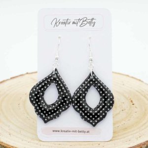 ohrringe fimo polymer clay resin epoxidharz schwarz mit kleinen weißen punkten