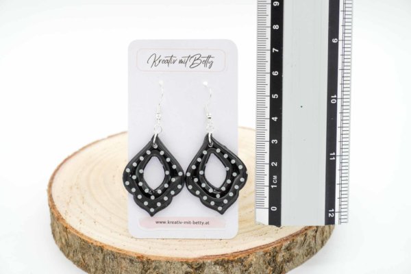 ohrringe polymerton fimo epoxidharz schwarz mit weiße punkte