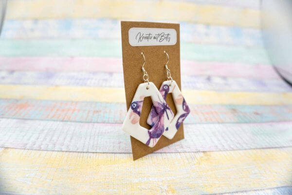 Aquarell Schmetterling Ohhrringe weiß lila violett aus Polymer Ton