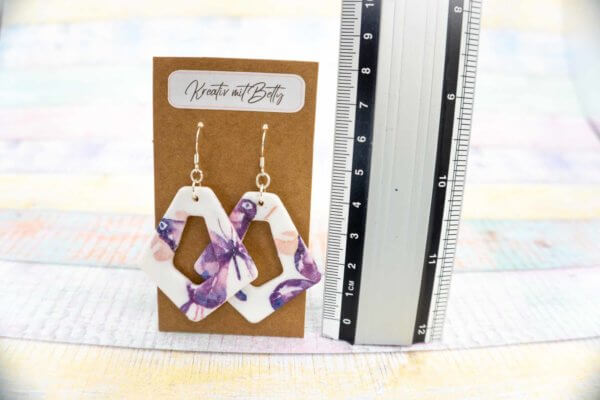 Aquarell Schmetterling Ohhrringe weiß lila violett aus Polymer Ton