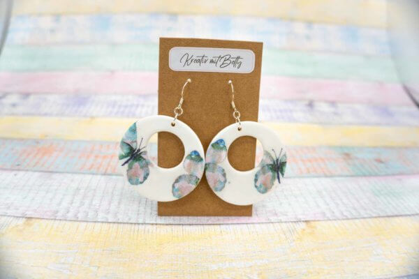 Aquarell Schmetterling Ohhrringe weiß mint-grün aus Polymer Ton