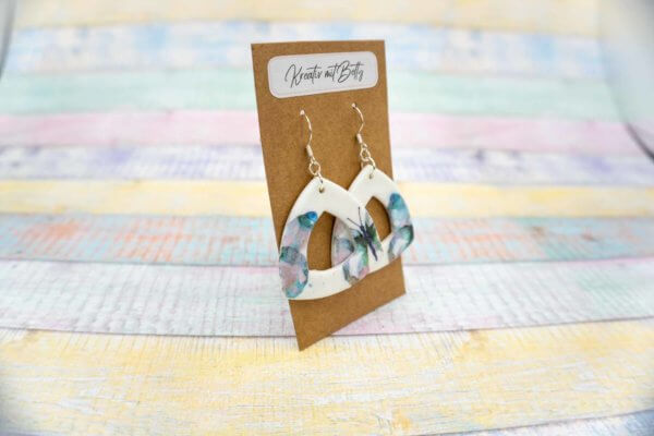 Aquarell Schmetterling Ohhrringe weiß pastell mint-grün aus Polymer Clay