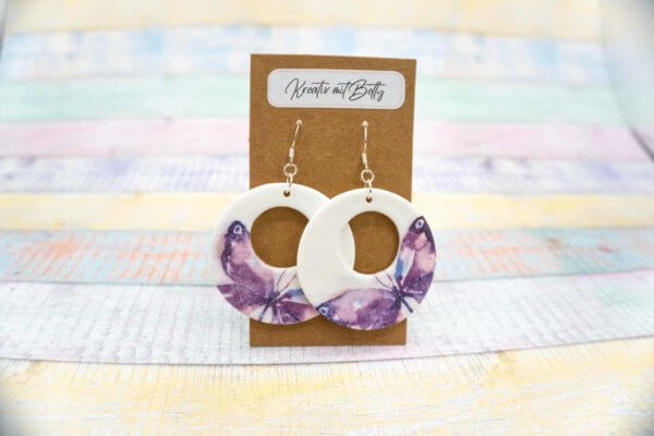 Aquarell Schmetterling Ohhrringe weiß lila violett aus Polymer Ton