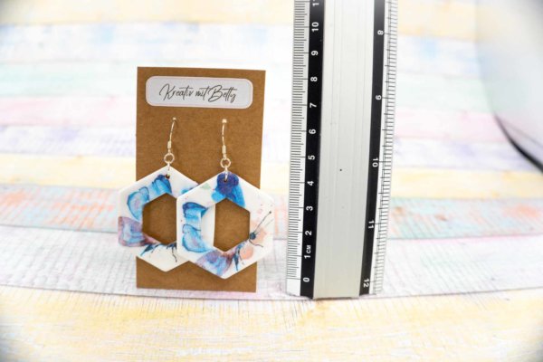 Aquarell Schmetterling Ohhrringe weiß blau aus Polymer Ton