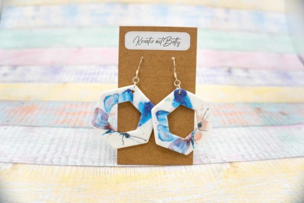 Aquarell Schmetterling Ohhrringe weiß blau aus Polymer Ton