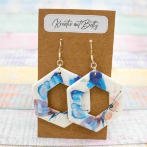 Aquarell Schmetterling Ohhrringe weiß blau aus Polymer Ton