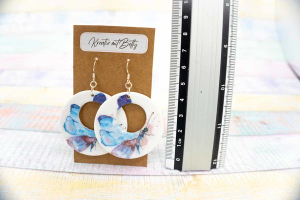 Aquarell Schmetterling Ohhrringe weiß pastell blau aus Polymer Clay