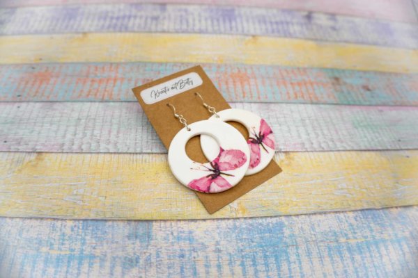 Aquarell Wasserfarben Schmetterling Ohhrringe weiß pastell rosa aus Polymer Clay