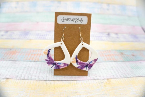 Aquarell Watercolor Schmetterling Ohhrringe weiß lila violett aus Polymer Clay