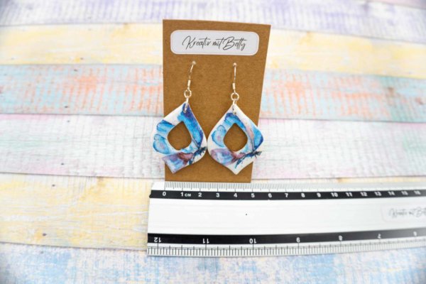 Aquarell Watercolor Schmetterling Ohhrringe Schmuck weiß pastell blau aus Polymer Clay