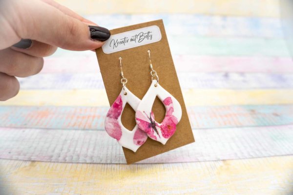 Aquarell Wasserfarben Schmetterling Ohhrringe weiß pastell rosa aus Polymer Clay