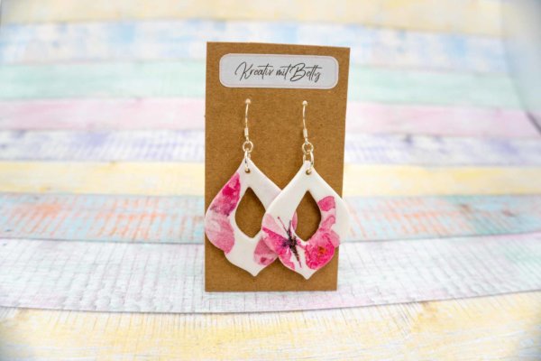 Aquarell Wasserfarben Schmetterling Ohhrringe weiß pastell rosa aus Polymer Clay