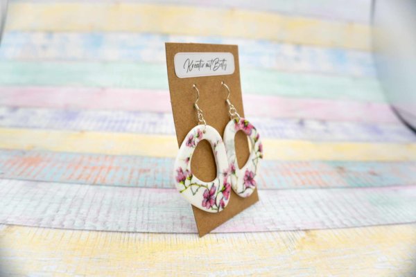 Aquarell Watercolor Kirschblüten Ohrringe Schmuck weiß rosa aus Polymer Clay
