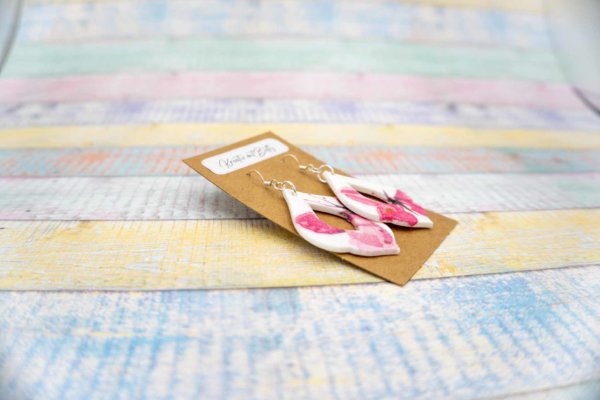 Aquarell Wasserfarben Schmetterling Ohhrringe weiß pastell rosa pink aus Polymer Clay