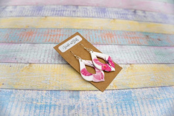 Aquarell Wasserfarben Schmetterling Ohhrringe weiß pastell rosa pink aus Polymer Clay