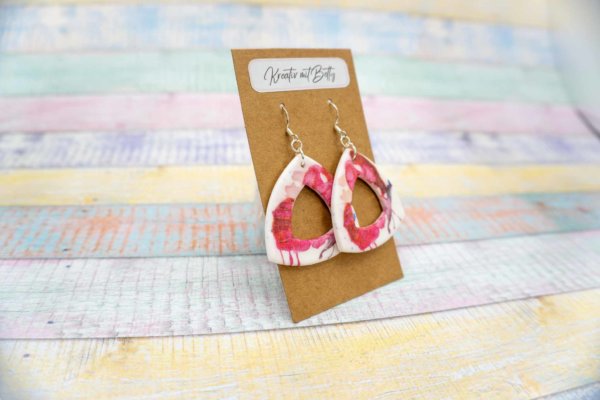 Aquarell Wasserfarben Schmetterling Ohhrringe weiß pastell pink aus Polymer Clay