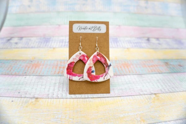 Aquarell Wasserfarben Schmetterling Ohhrringe weiß pastell pink aus Polymer Clay