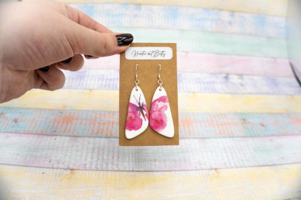 Aquarell Wasserfarben Schmetterling Ohhrringe weiß pastell rosa aus Polymer Clay