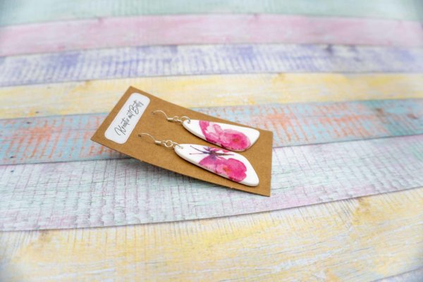 Aquarell Wasserfarben Schmetterling Ohhrringe weiß pastell rosa aus Polymer Clay