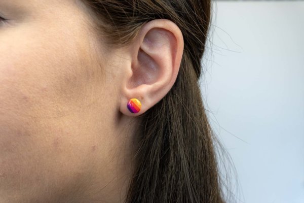 kleine-ohrstecker-pastellfarben-polymer-clay