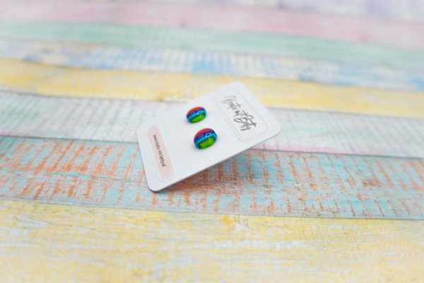 kleine mini Ohrstecker bunt gestreift in Regenbogen Farben