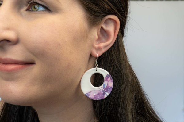 schmetterling-ohrringe-bunt-polymer-clay