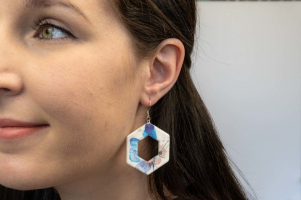 schmetterling-ohrringe-bunt-polymer-clay