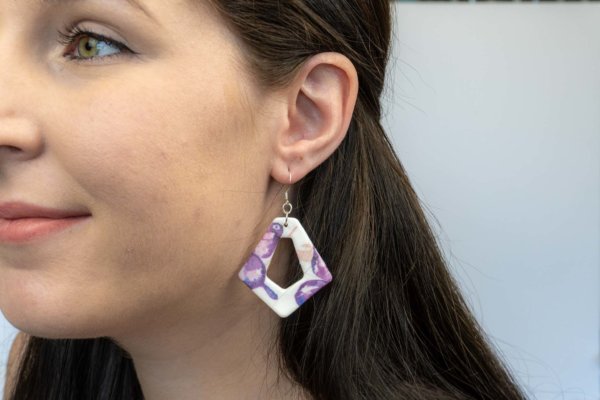 schmetterling-ohrringe-bunt-polymer-clay
