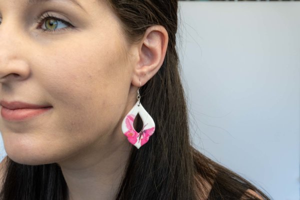 schmetterling-ohrringe-bunt-polymer-clay