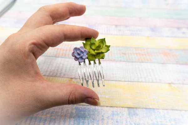 sukkulenten-haarschmuck-pastellfarben-polymer-clay