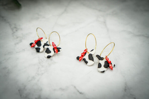 Kuh mit Bandana Ohrringe handgemacht aus Polymer Clay - Kreativ mit Betty