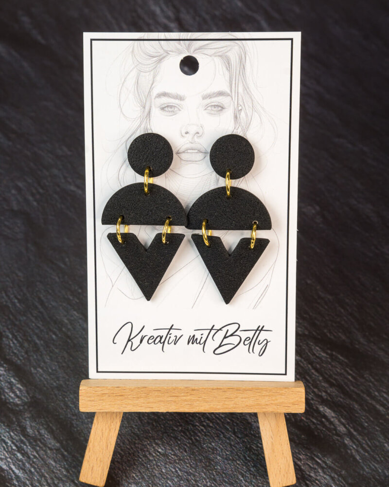 Hautverträgliche Ohrringe aus Fimo in schwarz – handgemacht mit Liebe