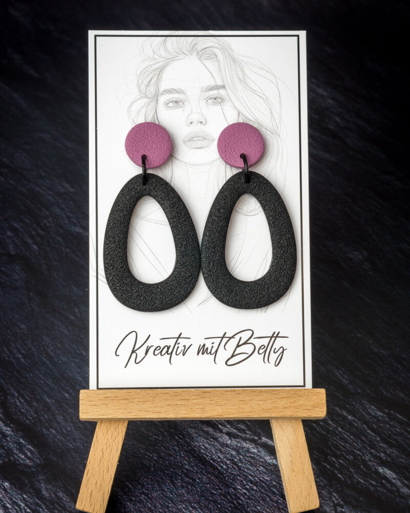 altrosa schwarze Ohrringe aus Polymerton von Bettina Luger- Kreativ mit Betty