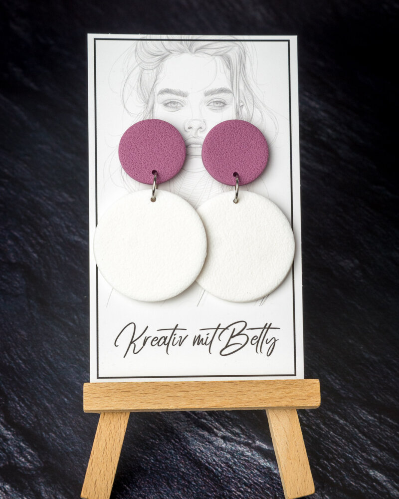 altrosa weiße Ohrringe aus Polymerton von Bettina Luger- Kreativ mit Betty