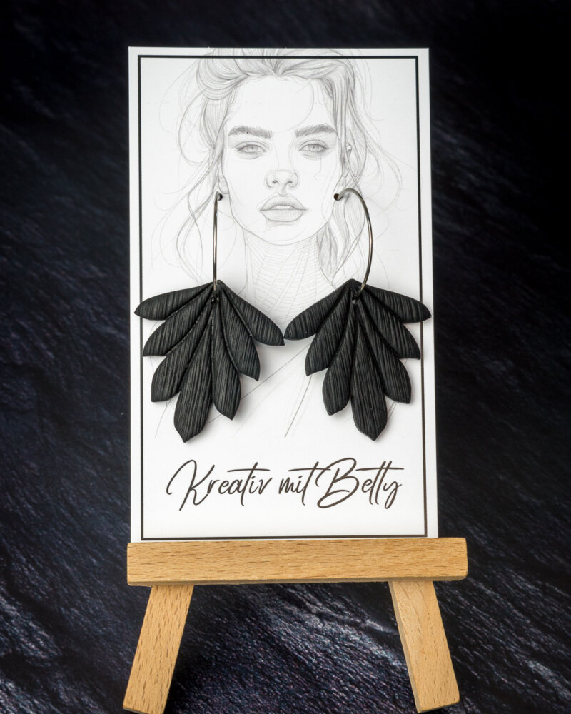 schwarze Statement Ohrringe aus Polymer Clay von Bettina Luger- Kreativ mit Betty